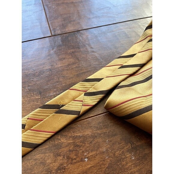 Hugo Boss 100% Silk Casual Yellow Gold Stripped Tie - Picture 4 of 4